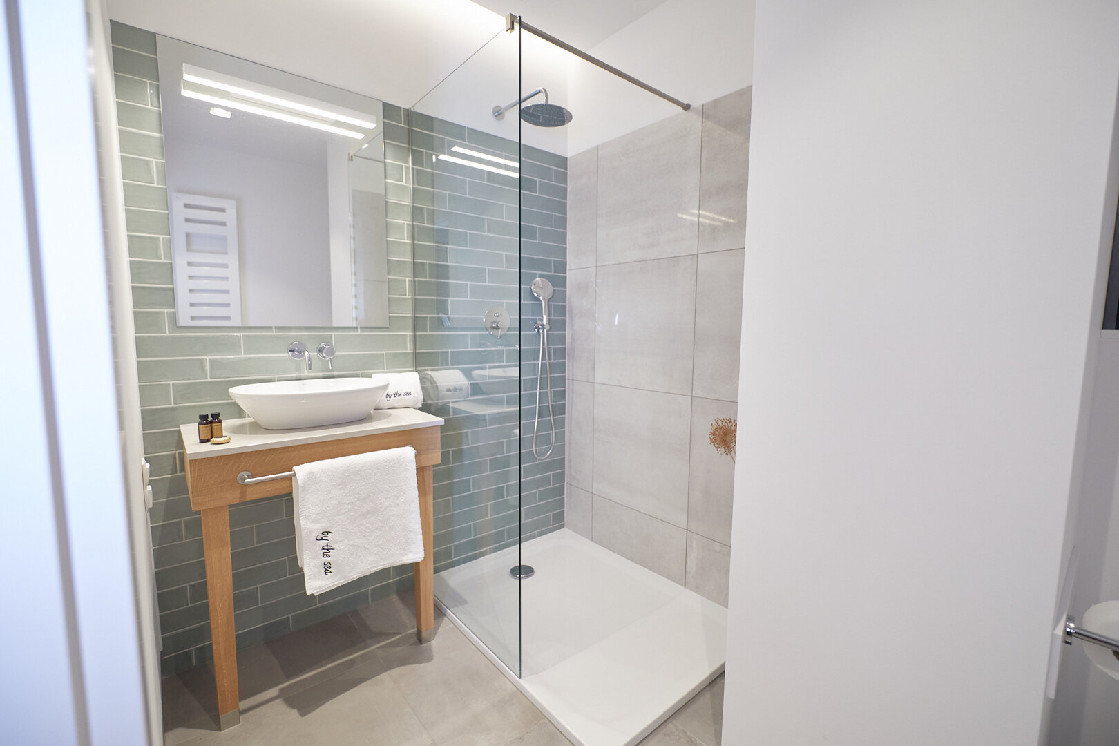 Morning&Breakfast By The Sea Apartments-  Adrian Maizner  - 4